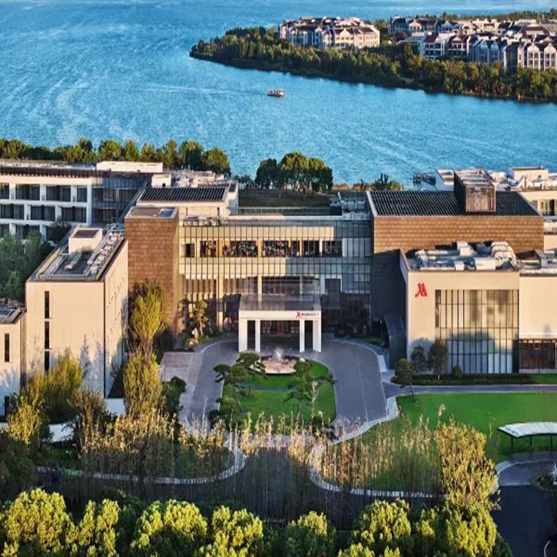 【需二次确认】下单前请务必先提供日期咨询客服查房，有房再付款 【住】经典房1-2晚 【食】早餐+部分双人午市蟹黄意面/番茄肉酱意面 【享】Carbby Family主题杂货铺50蟹蟹币/门票