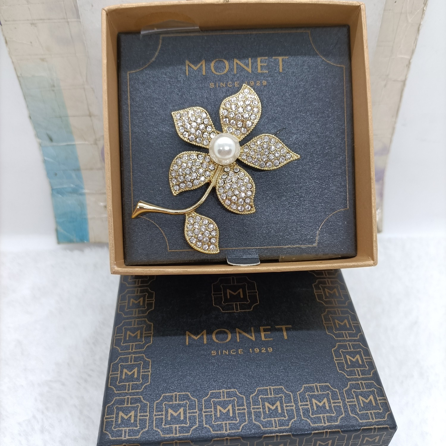 A6 满26包邮 M0NET标胸针