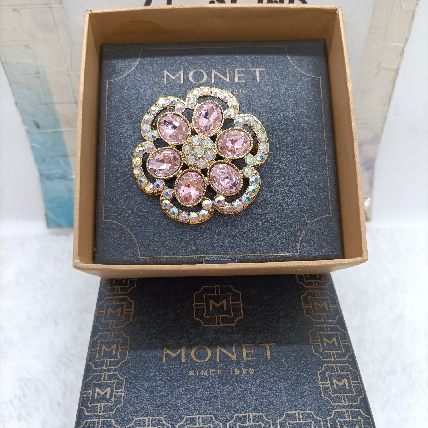 A6 满26包邮 M0NET标胸针