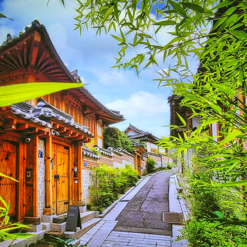 【全国出发】多地直飞航班，家门口出发，省时省心 【特别安排】1-2天自由活动，民俗文化体验穿韩服 【品质住宿】当地优质酒店，舒适睡眠，更好旅行 【韩式美食】韩式烧烤、石锅拌饭、韩式年糕餐