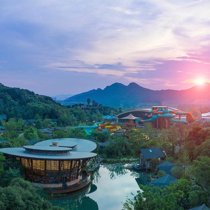 【高性价比】高星度假酒店，主楼房型通乐园，紧邻中央乐园区，快速直达 【网红乐园】四季恒温水乐园与3000㎡遛娃乐园任选+芙罗拉花园 【官方直营】不约100%可退，预约后花呗入账