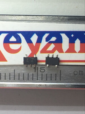 TC7S08F SOT-23-5 TOHSIBA  丝印E2