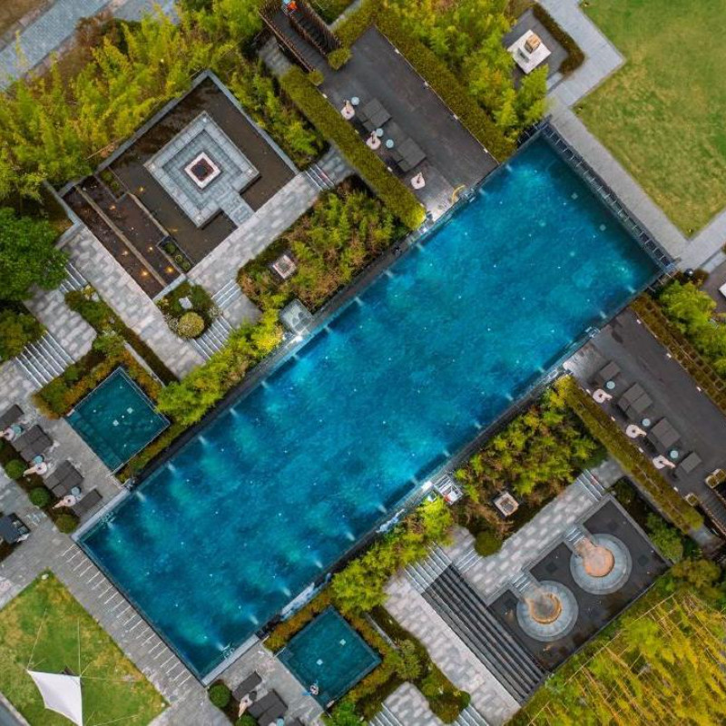 【需要二次确认】下单前请务必先提供日期咨询客服查房，有房再付款. 【住】园景房大床或双床 2 晚(连住) + 早餐 2 份/天 + 儿童 【食】尊享旅拍5张 1 份 + 养修护照打卡一次 1 份  【享】双人颂钵疗愈音乐会100元代金券2张 1 份 