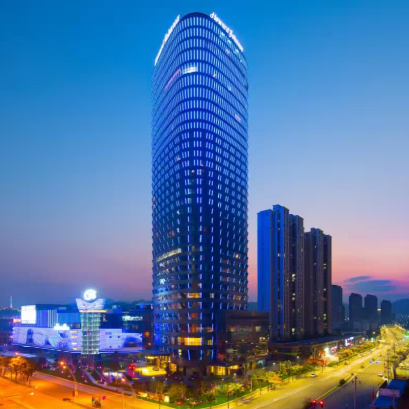 酒店位于城央高处 可拥星河入怀 与城市的浪漫共枕眠 含双人溪口全票 两日探蒋氏故居雪窦山