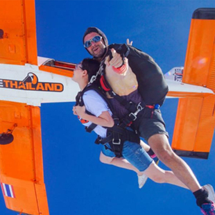 [skydive Thailand-跳伞白银套餐]泰国旅游芭提雅高空跳伞+手持摄影