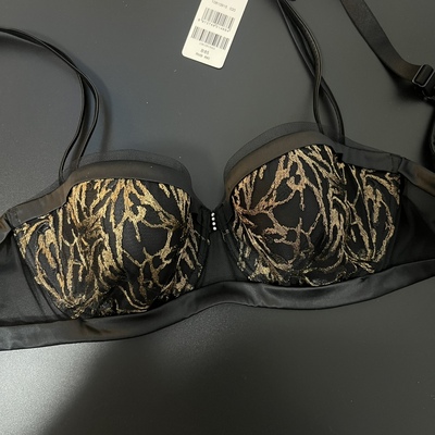 伊85B轻薄半杯刺绣金标有型舒适显小软钢圈10810915