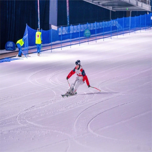 全天初级道滑雪（含冰雪乐园）大小同价