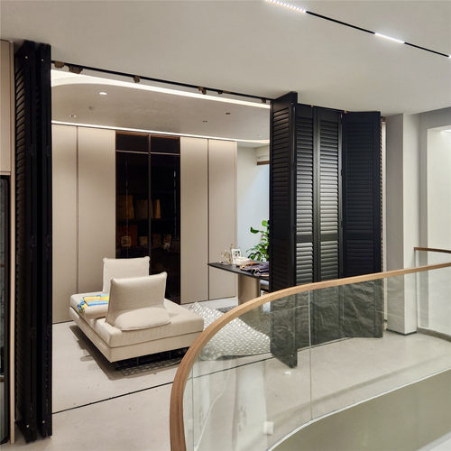 圣德科黑色实木百叶门衣帽间折叠