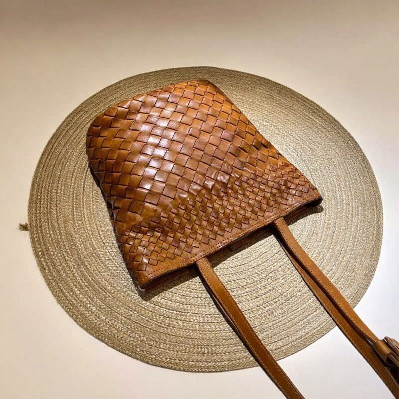 多隔层植鞣牛皮原创纯手工编织包