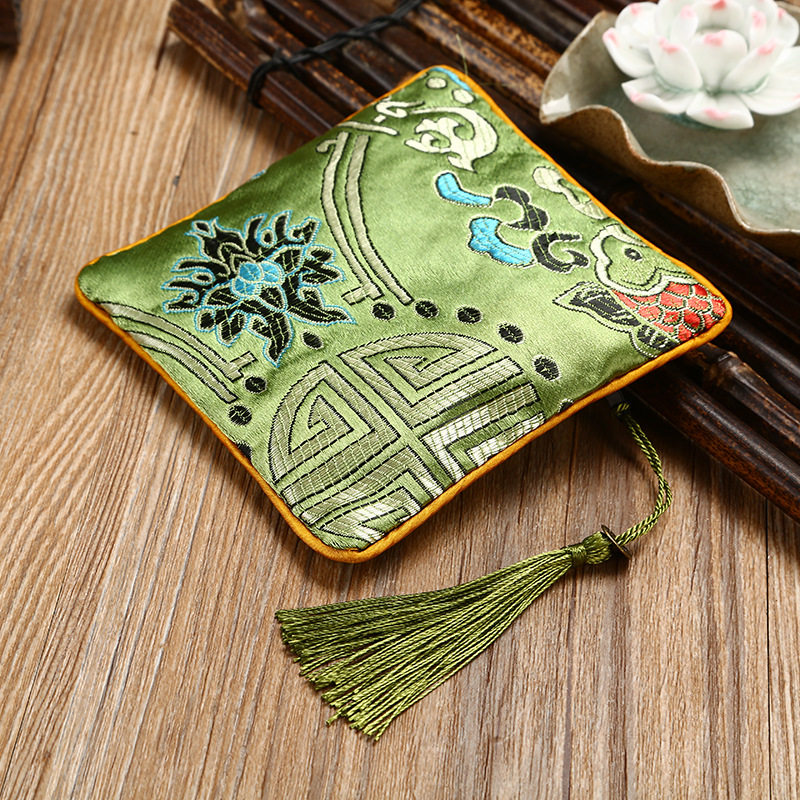 供应织锦铜钱方包丝绸钱包佛珠手链包小四方包佛珠手链文玩袋子