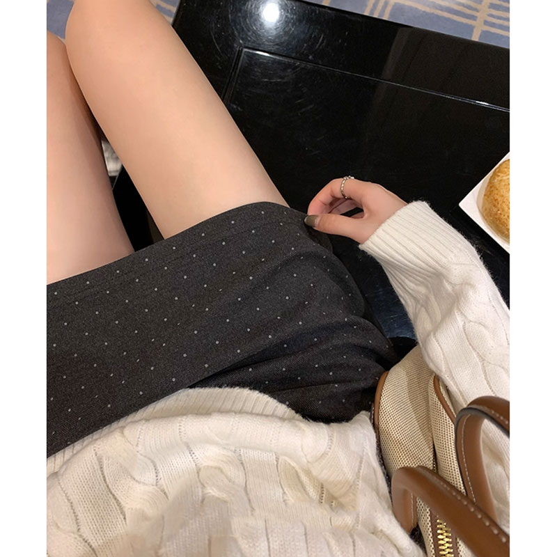 孕妇波点灰色复古半身裙秋冬韩版无托腹防走光包臀A字毛呢短裙子