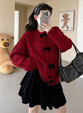 孕妇装套装2025新款秋冬季宽松红色麻花毛衣丝绒蛋糕短裙子两件套