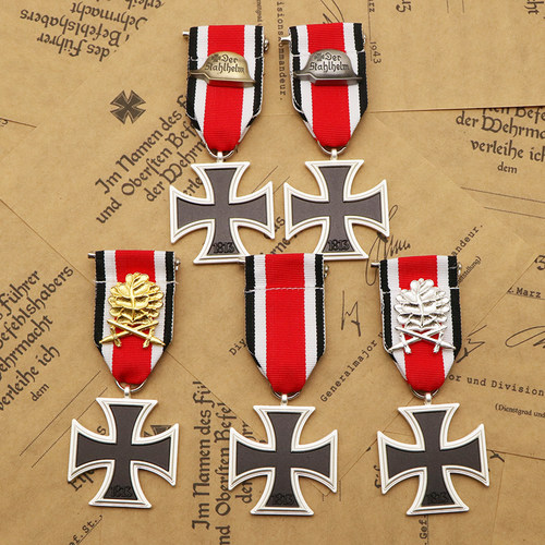 德意志铁十字徽章胸针勋章 普鲁士金橡树叶骑士勋章项链挂件德三