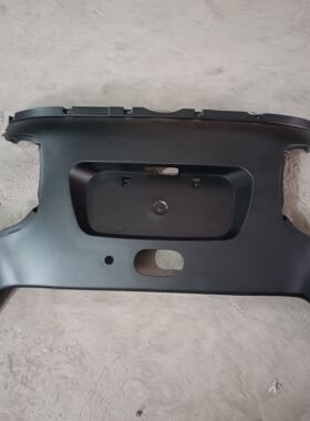 适配电动四轮配件A8A8L后保险杠A8plus后杠a6l后脸后护杠顺丰包邮