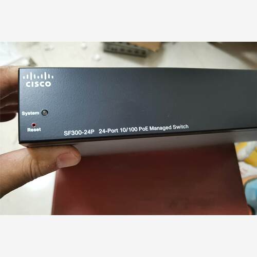 思科SF300-24Prt。2个。
