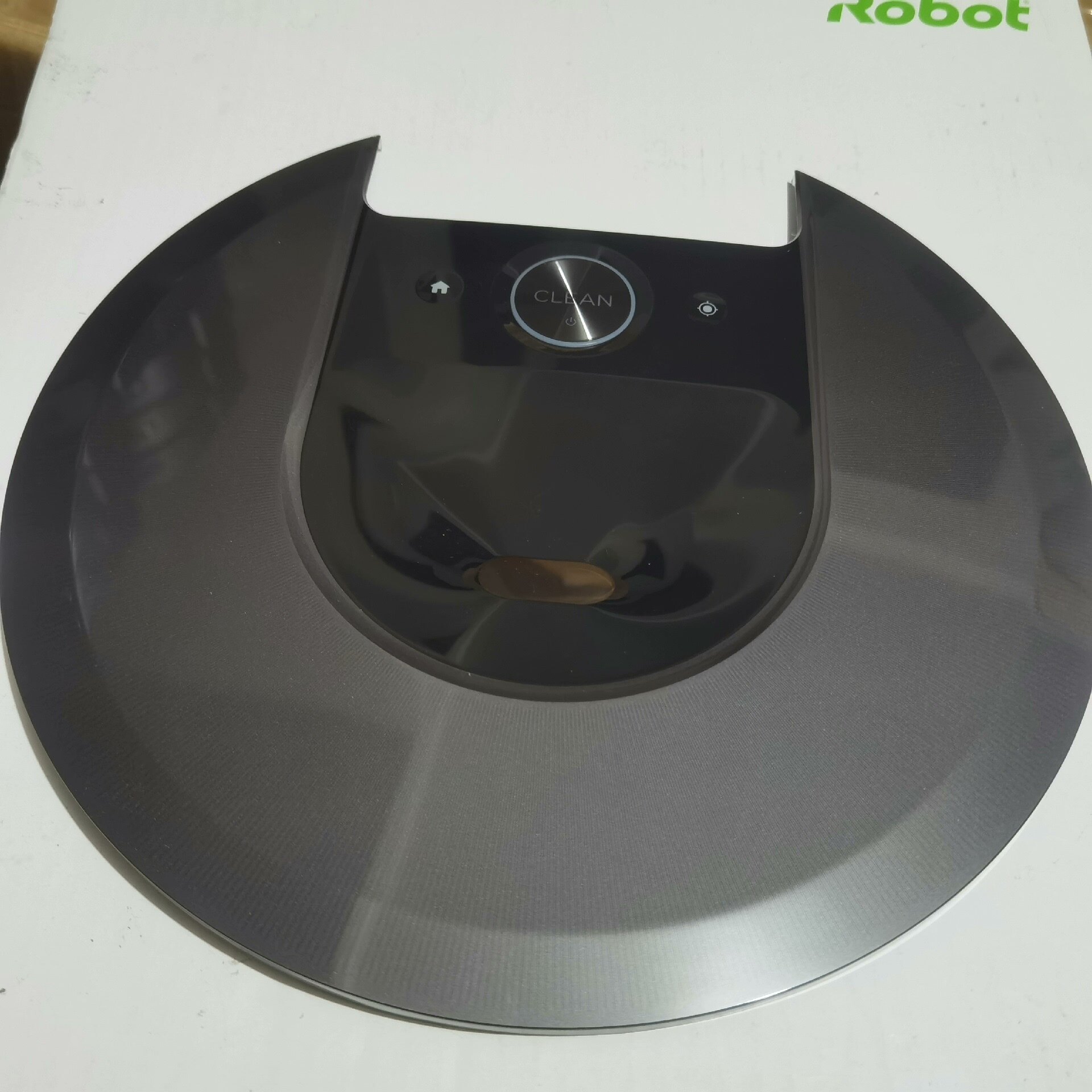 irobot扫地机器人i7+面板