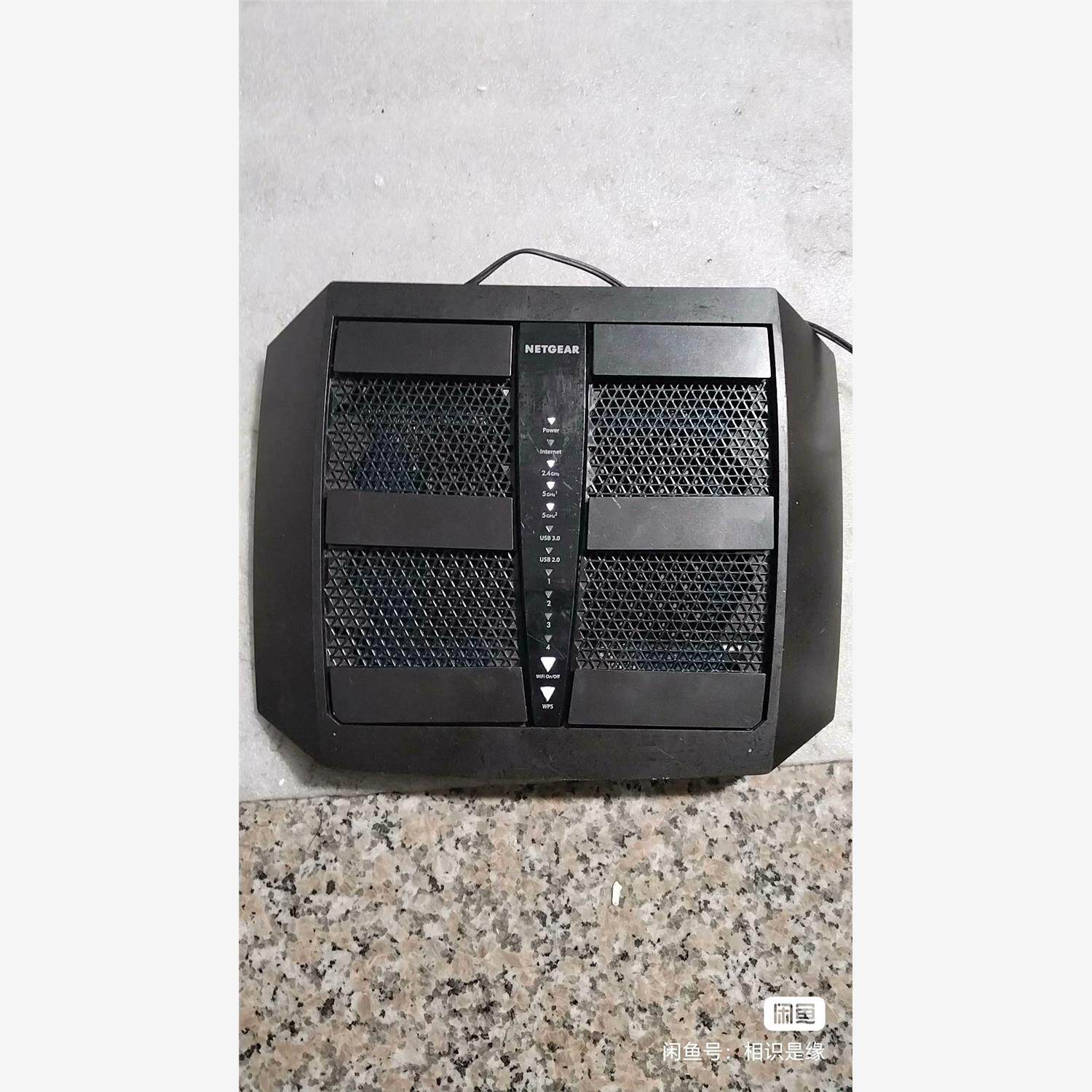 网件R8000 三频 千兆无线路由器  AC3200一个，
