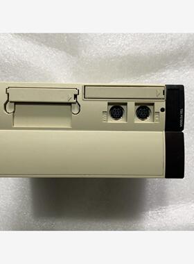 施耐德PLC、TSXP57303AM、实物图。