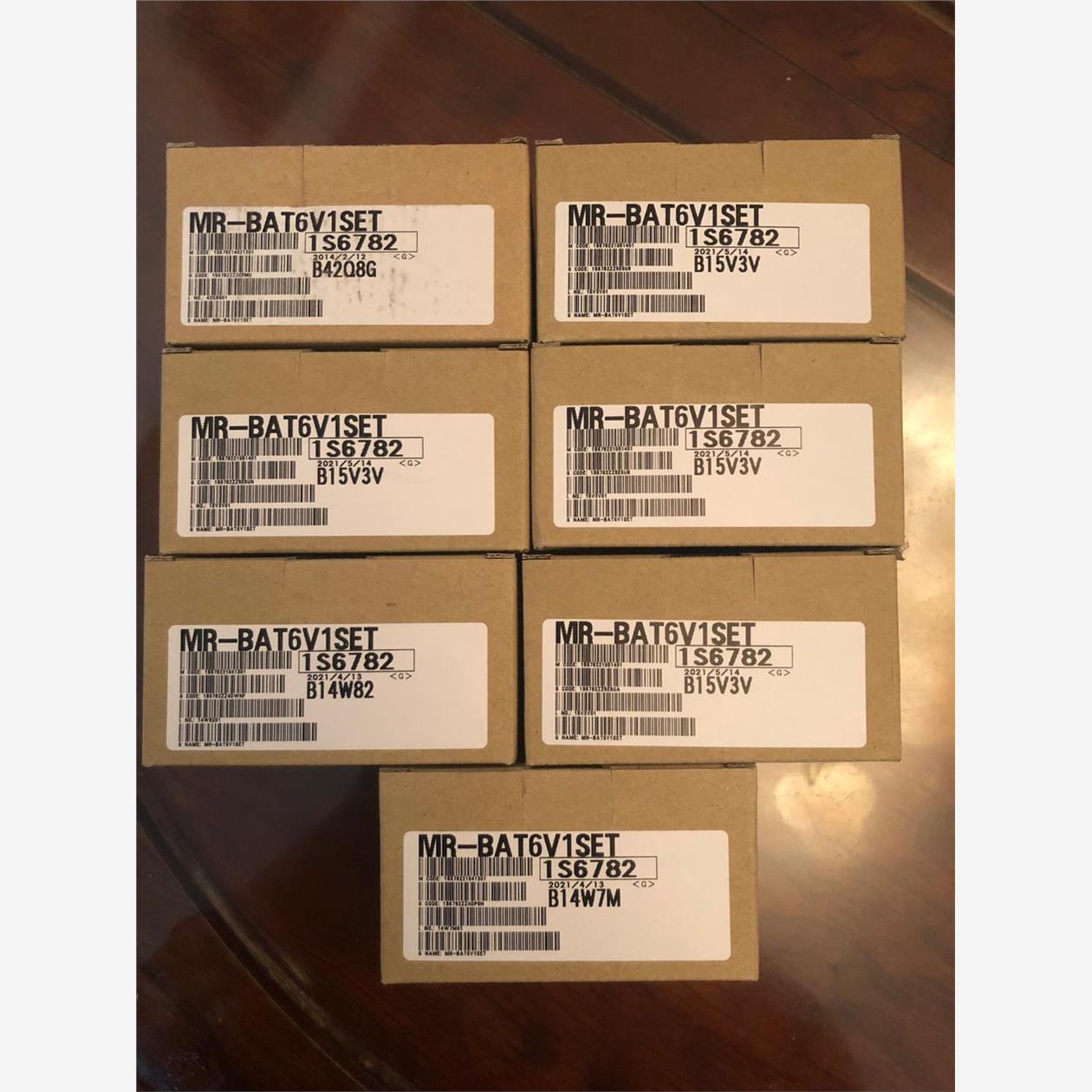 全新三菱原装电池MR-BAT6