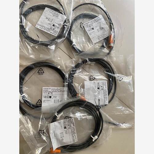 IFM 易福门 连接线 EVC001 全新原装 数量5条 单