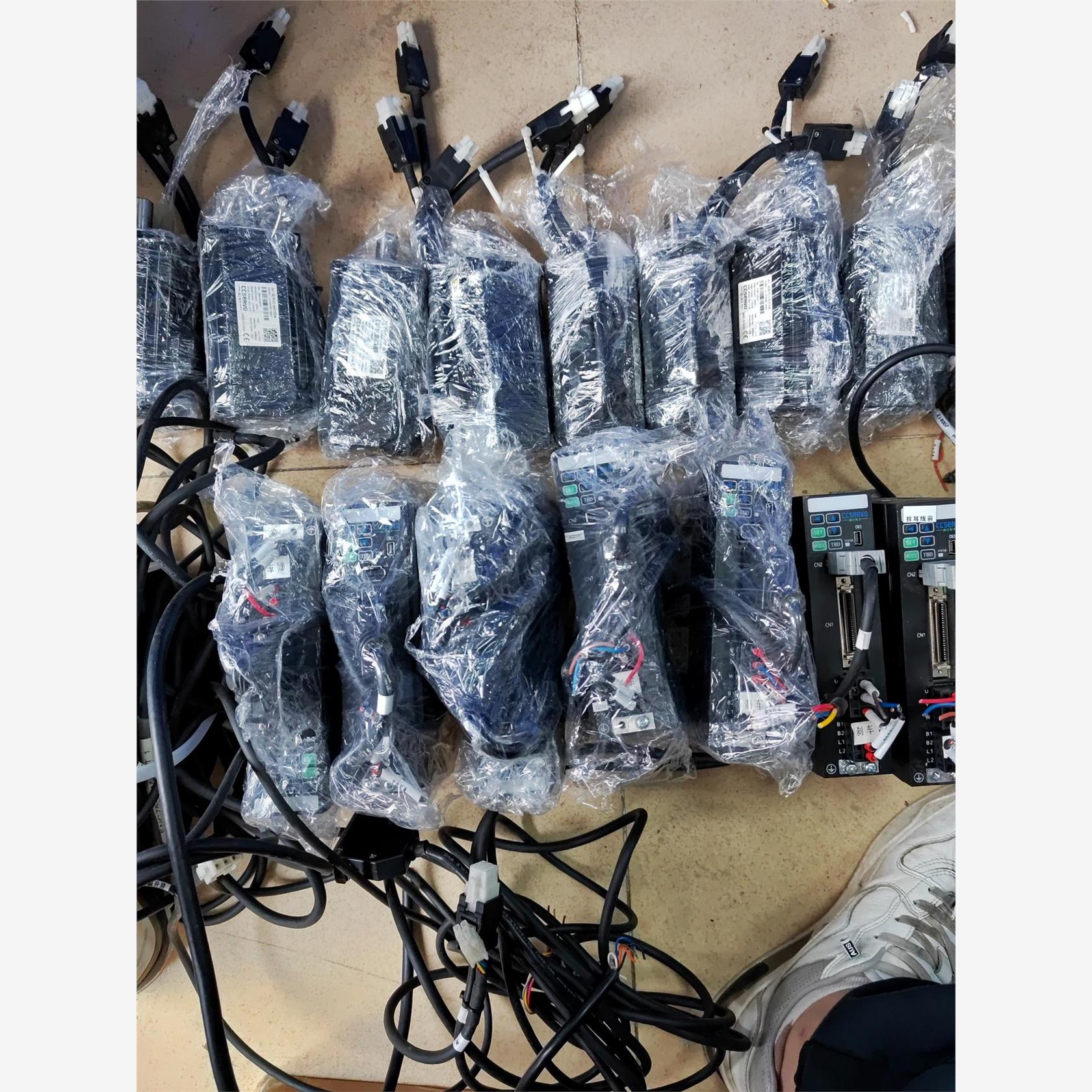 超川伺服电机400W，驱动