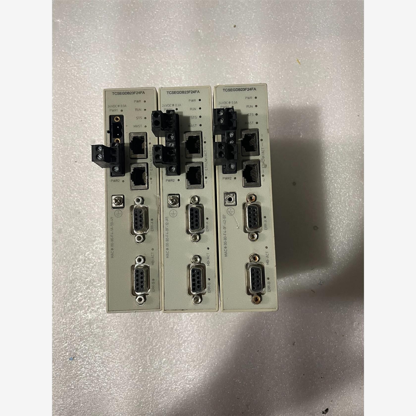 施耐德PLC控制器网络通讯模块TCSEGDB23F24FA，