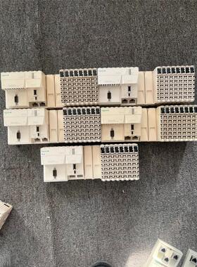 施耐德M258PLC模块可编程控制器TM258LF42DR