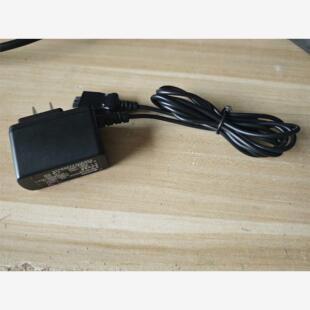 京瓷手机充电器 成色如图 功能正常