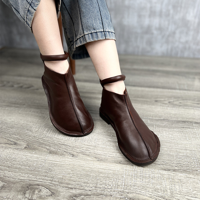 艺鞜2026年秋季新款真皮大圆头短筒靴软底大头平底后拉链脚环短靴