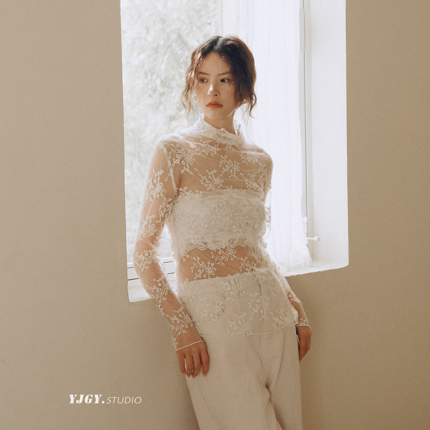 印计谷羽半高领白色蕾丝网纱打底衫内搭叠穿绝美花边透明上衣女夏