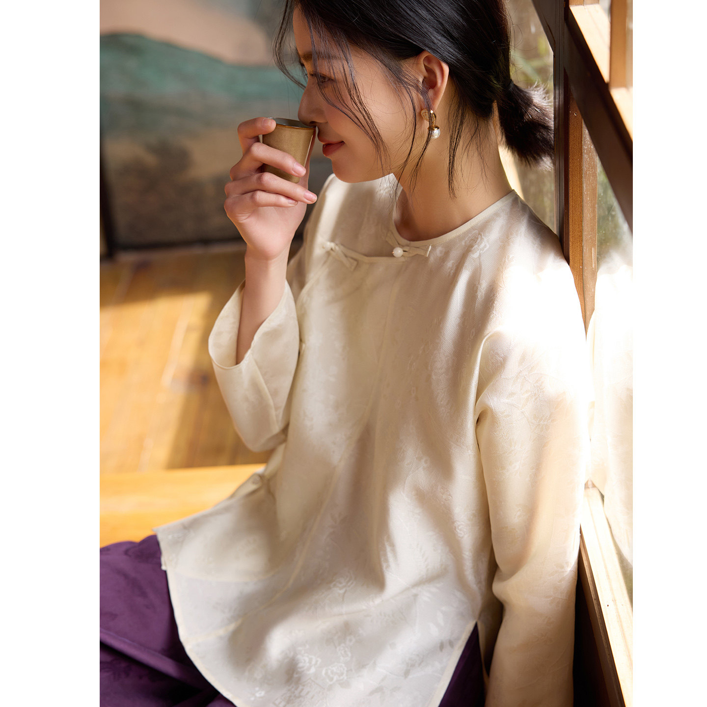 菲伊唐春新中式复古改良衬衫国风真丝螺钿花萝斜襟圆领外套女上衣