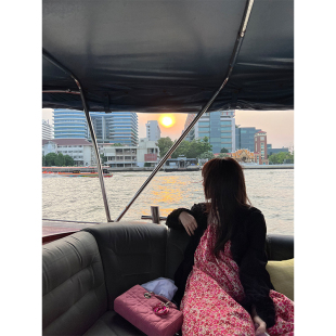 红色挂脖夏日氛围感露背吊带连衣裙 nosce temet