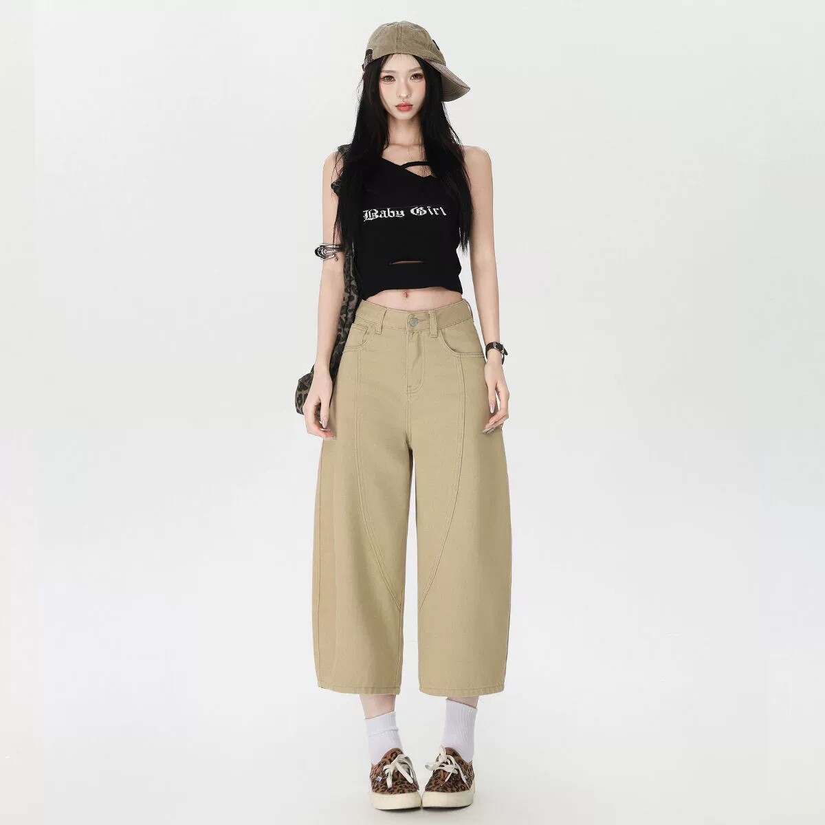 卡其色弯刀牛仔裤女春夏季2026新款小个子梨形身材遮胯八分阔腿裤