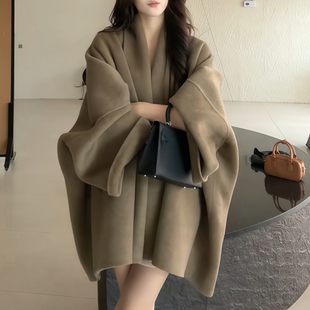 2025年秋季新款韩版时尚气质高级感宽松斗篷式呢子开衫女毛呢外套