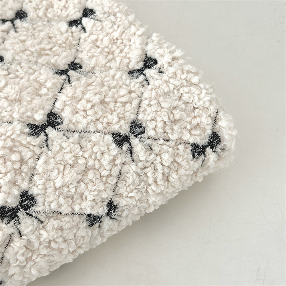 布亦 ins可爱羊羔毛蝴蝶结刺绣秋冬抱枕毛毯保暖绒布包包diy面料