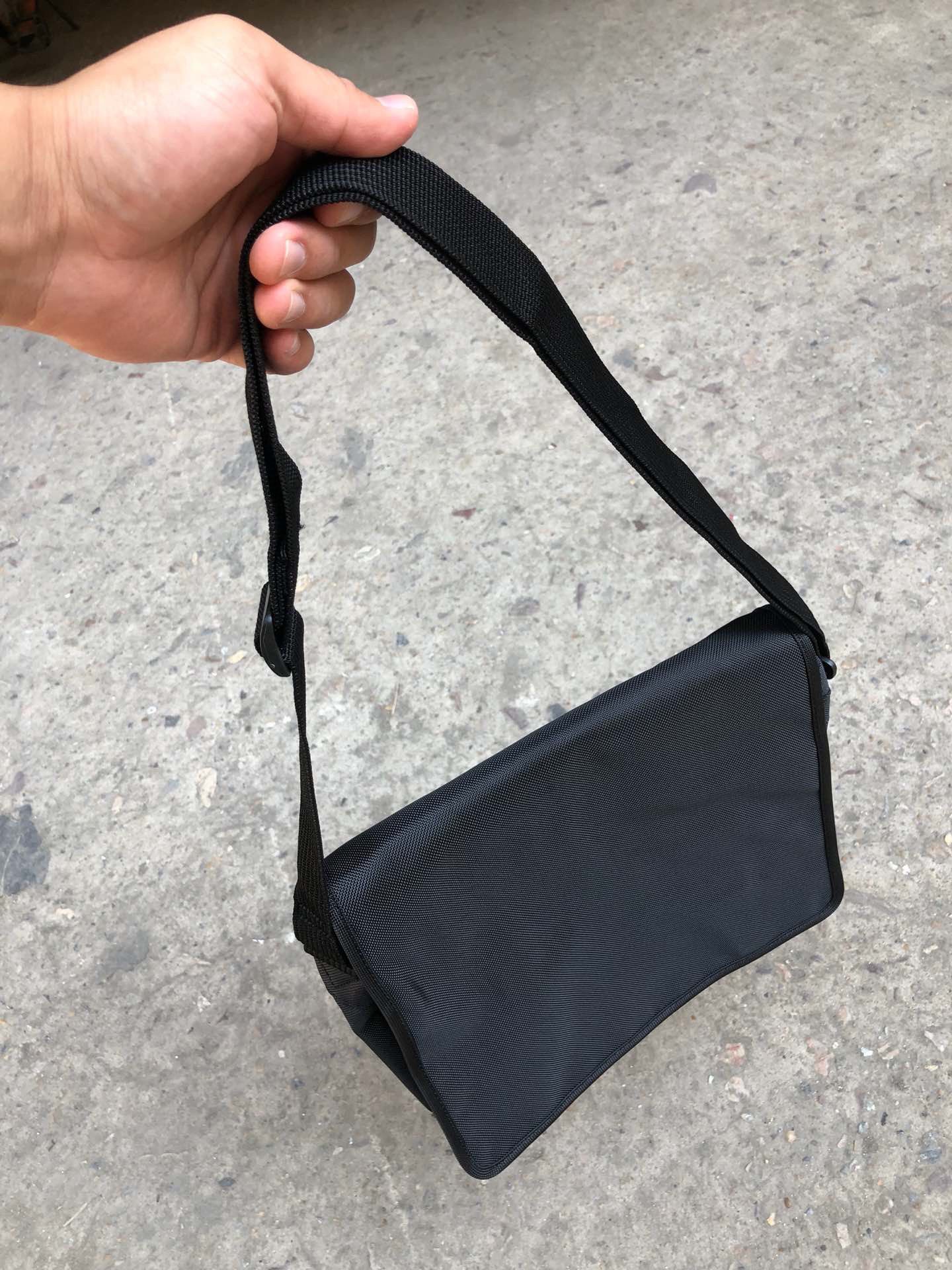 实用典范 单肩包休闲小挎包 品挎包/拎包/休闲包