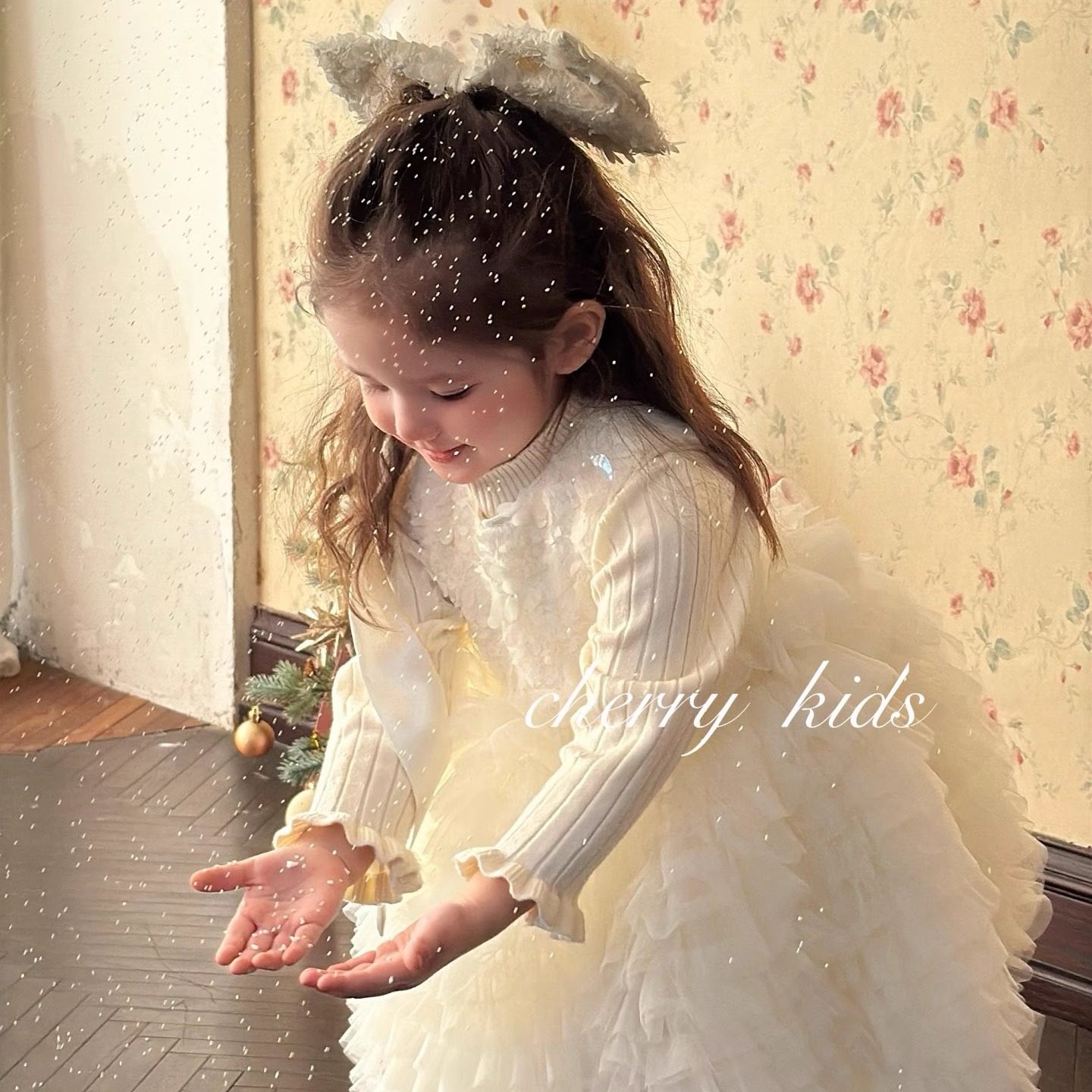 樱桃女童甜美公主蛋糕裙2025冬新款儿童连衣裙白色礼服裙