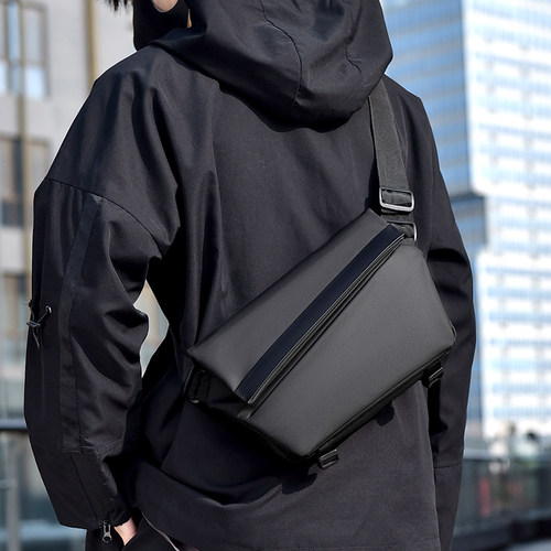 百搭胸包邮差包骑行包机车背包