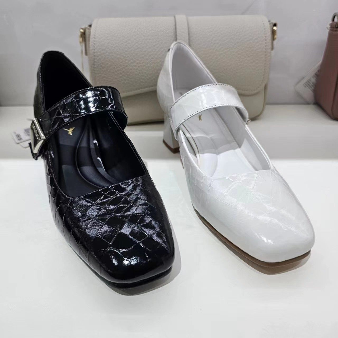 REDDRAGONFLY/红蜻蜓复古玛丽珍单鞋牛皮圆头粗跟高跟鞋实体正品