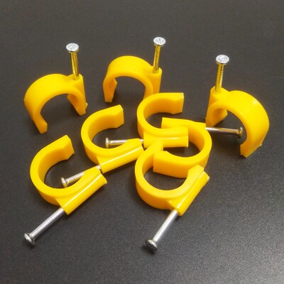 电线管卡子圆形钢钉水管卡扣黄色塑料墙面网线卡钉3分4分16 20