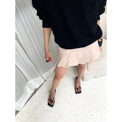 中低腰哑光缎面百褶短裙