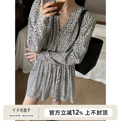 法式复古纯白/碎花V领收腰连衣裙