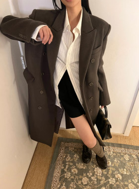 松弛感全羊毛立绒双排扣毛呢大衣