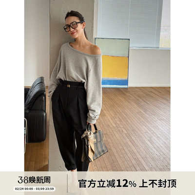 SOTHEA 时髦一字领露肩宽松慵懒短款长袖套头100%面内搭打底卫衣