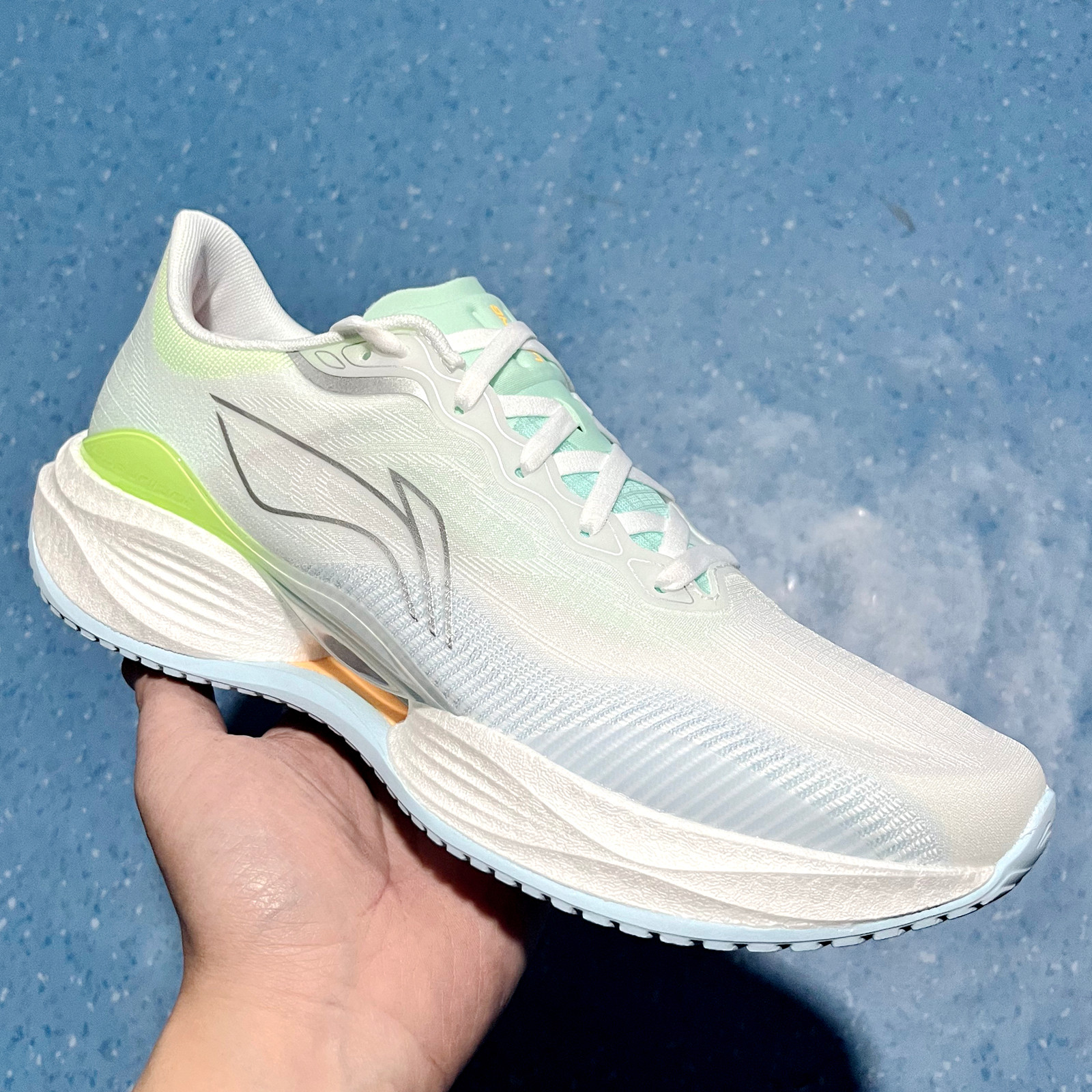 李宁超轻22男鞋跑鞋轻质减震透气防滑体测比赛专业跑步鞋ARBV001