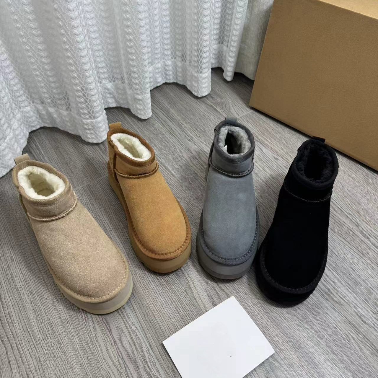 女士天鹅绒加厚短靴暖和的是棉质的