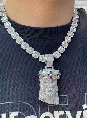 四叶草皇冠人像吊坠搭配冰糖项链