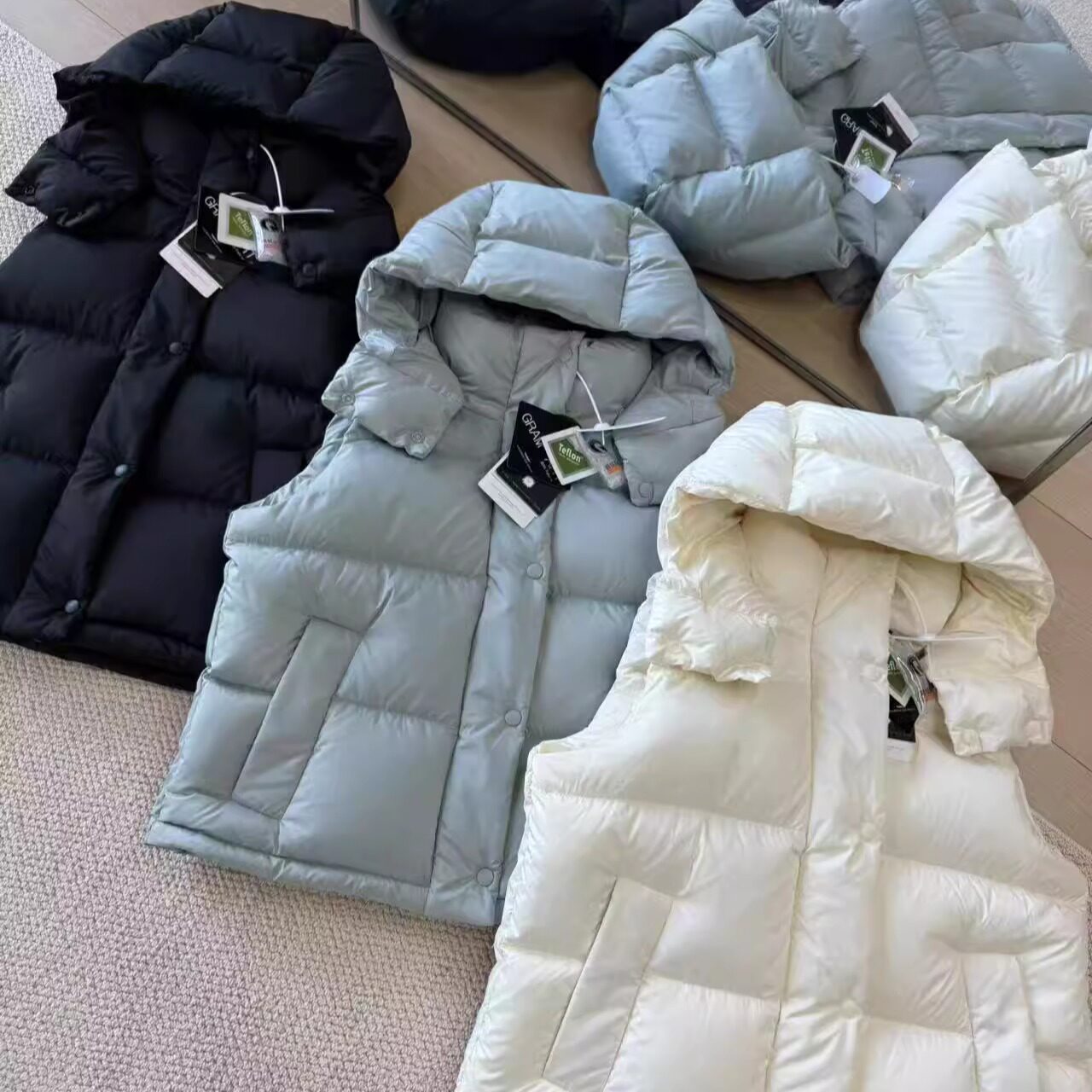 连帽带帽泡芙羽绒马甲背心