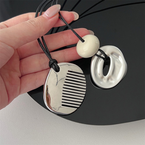 熊宝家 松弛淡人~ins简约小众毛衣项链配饰可调节几何吊坠设计感