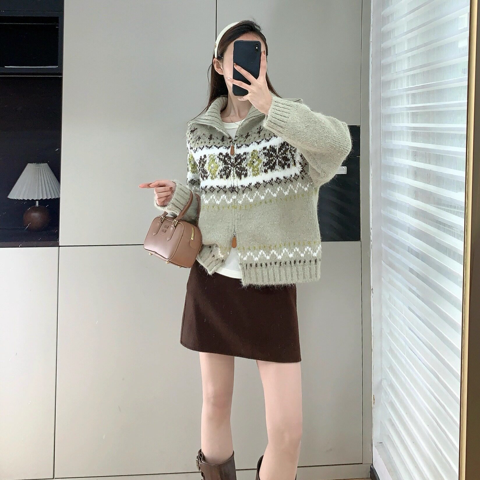 豆绿色提花费尔岛针织开衫毛衣